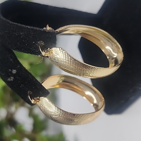 18k Gold Filled Oval Hoop Earrings Greek Key Design New - Picture 5 of 7